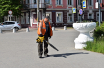 Благоустроенные пространства ежедневно убирают от мусора и пыли